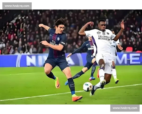 拜仁总监埃贝尔世俱杯期间疯狂工作：凌晨 5 点起床抢人，巴黎天才成头号目标