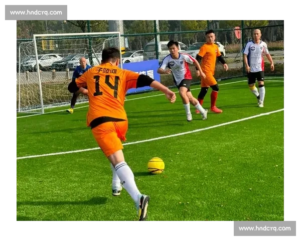 致敬苏州队 “最燃 12 人”：热血与守望照亮绿茵场